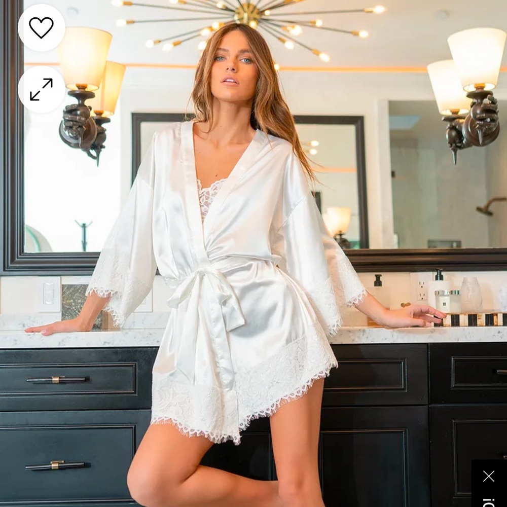 Lulus All a Dream Ivory Lace Satin Short Robe L